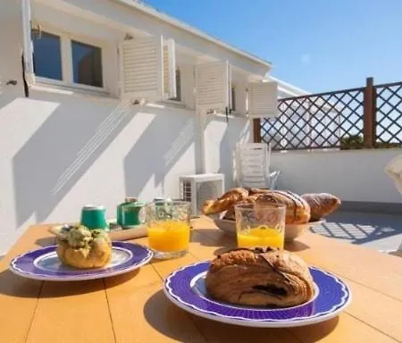 With Terrace Wi-fi Sunbeds Ac Parking
